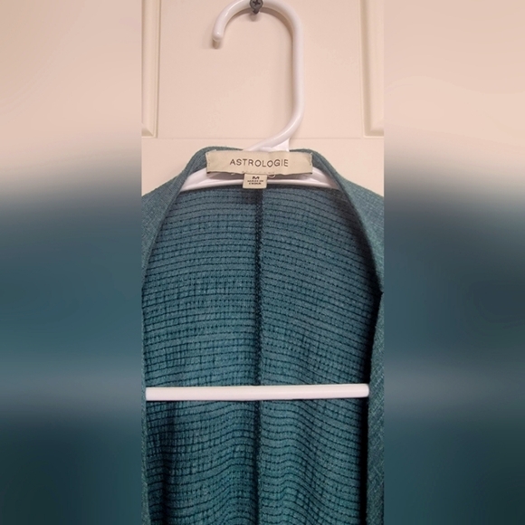 Women's Size Med, Astrologie, Teal Colored, Open Front, Long Sleeved, Ca… - Picture 2 of 8